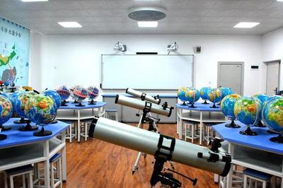 科技感十足！一起揭開廣元中學實驗室的神秘面紗